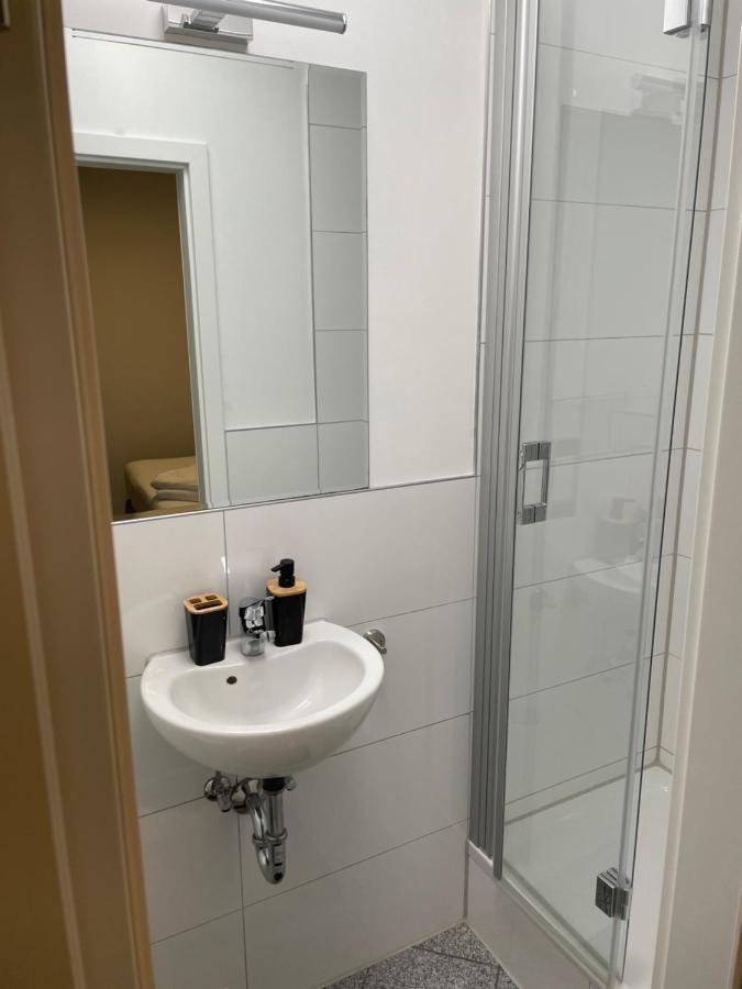 Glessener Braustube Hotel Бергхайм Екстериор снимка